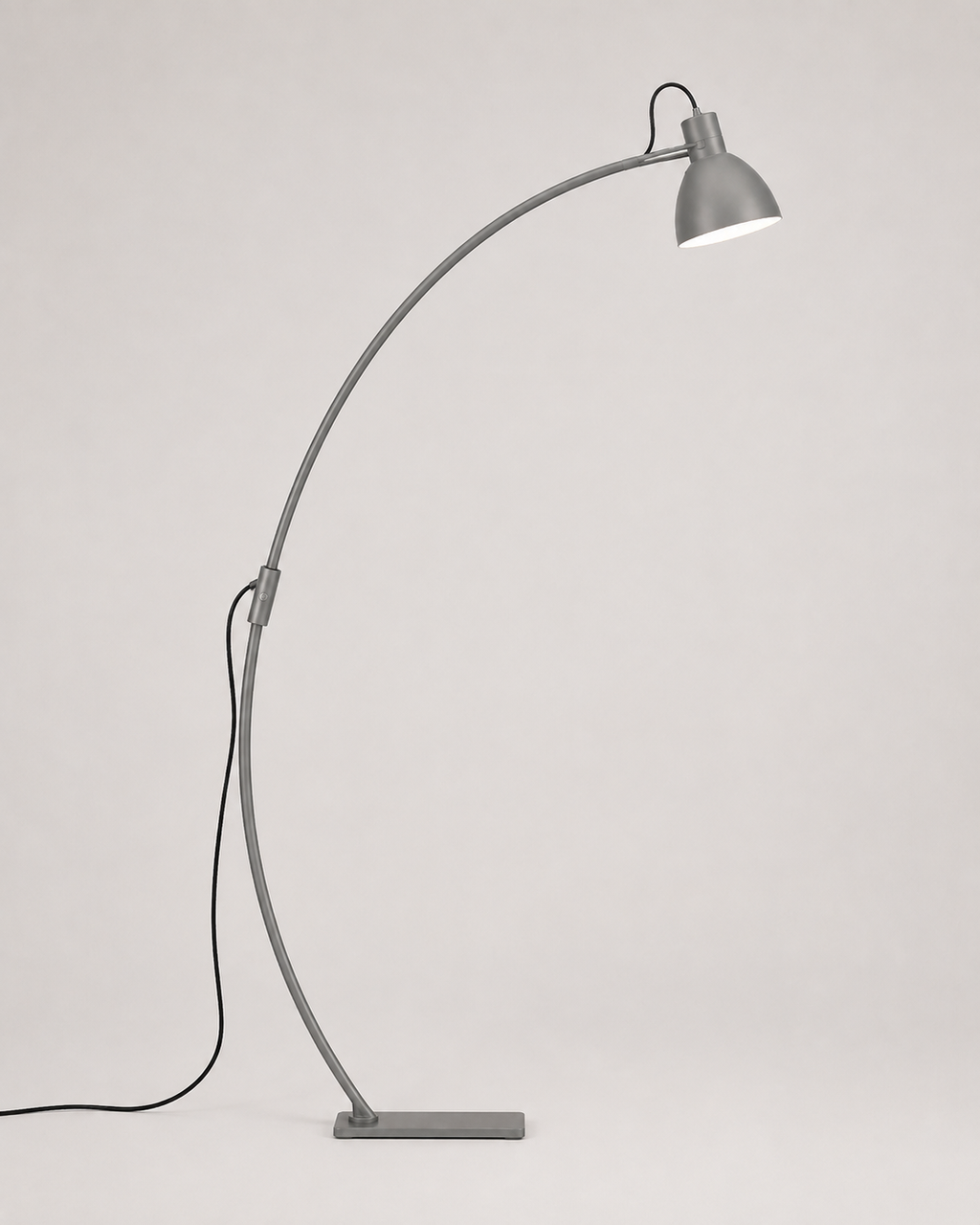Seeddesign Focus gulvlampe grå med touch lysdæmper