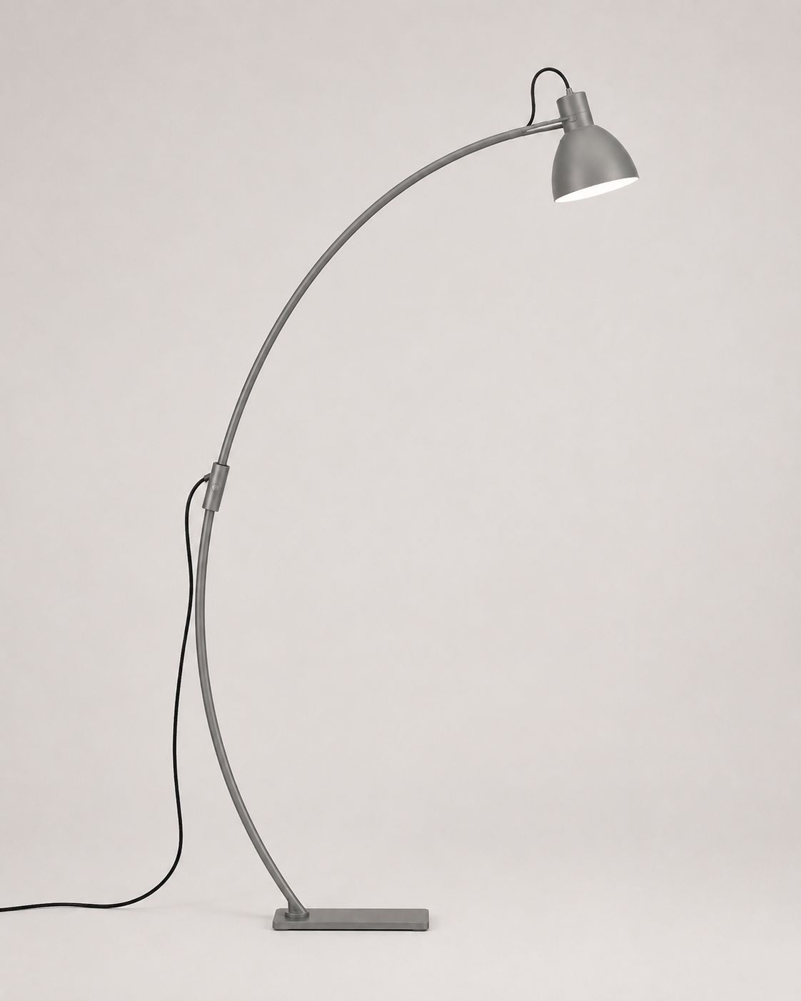 Seeddesign Focus gulvlampe grå med touch lysdæmper