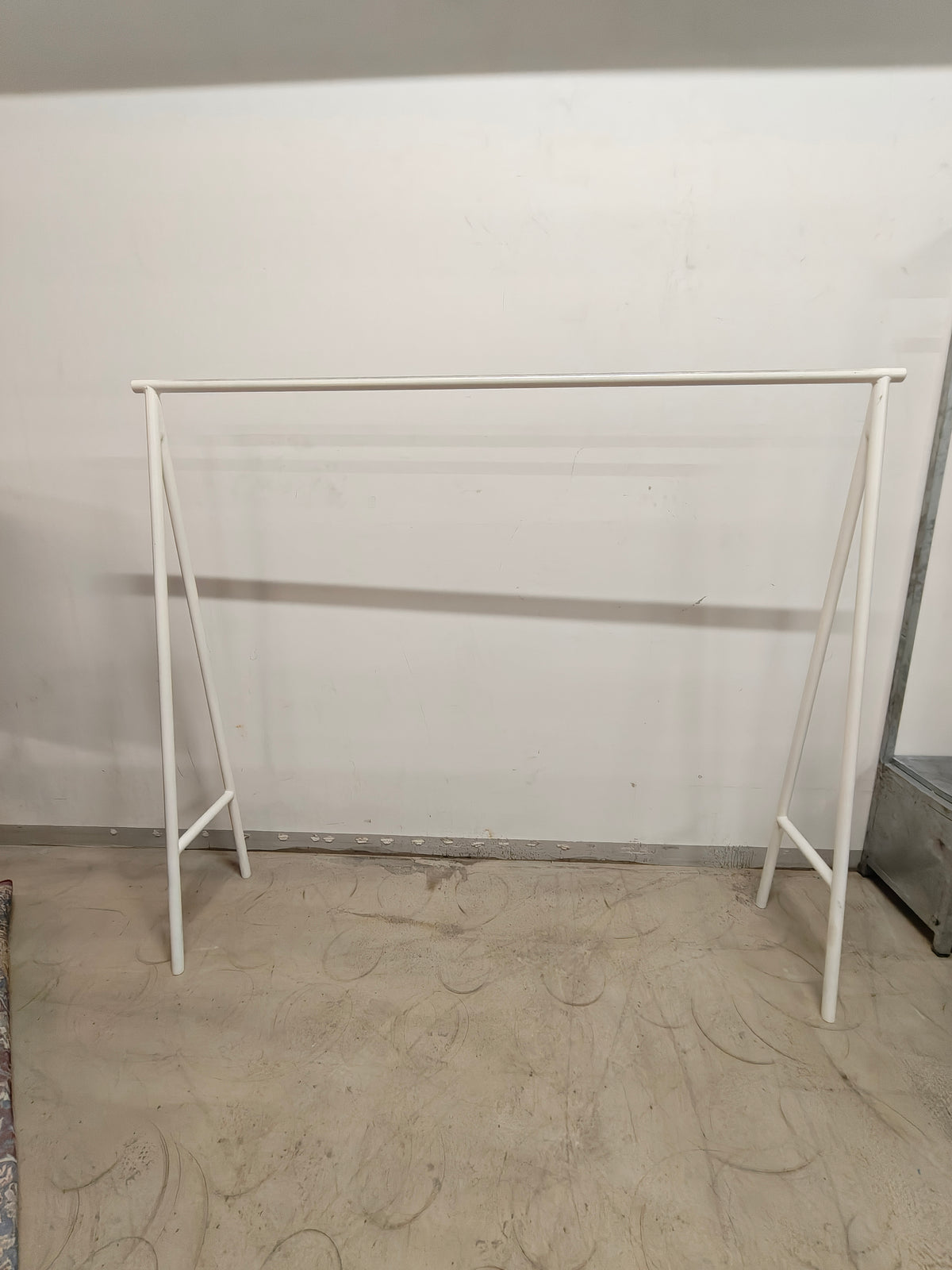 Hvidt tøjstativ i metal – 200 × 49 × 171 cm