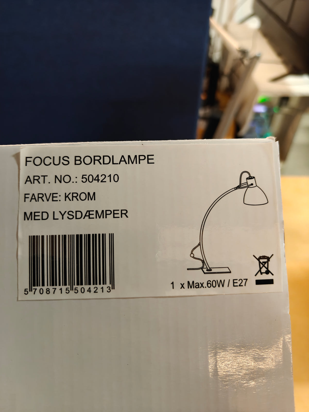 Seeddesign Focus bordlampe i krom med lysdæmper