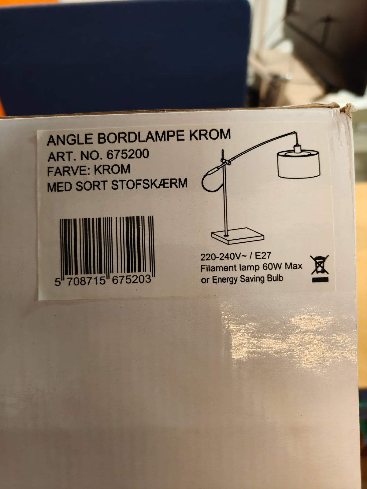 Seeddesign Angle bordlampe krom med sort stofskærm