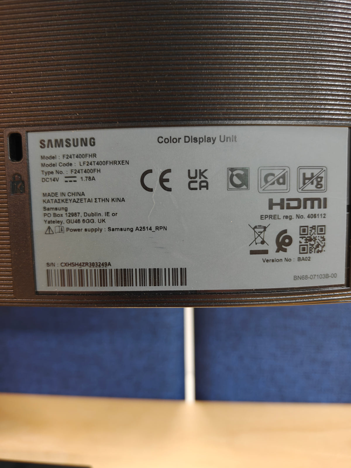 Samsung F24T400FHR 24" Full HD IPS-skærm – HDMI/VGA – med original fod