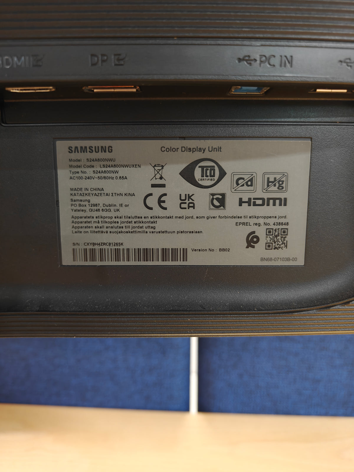 Samsung S24A600NWU 24" QHD IPS-skærm – 2560×1440 – HDMI/DisplayPort – justerbar fod